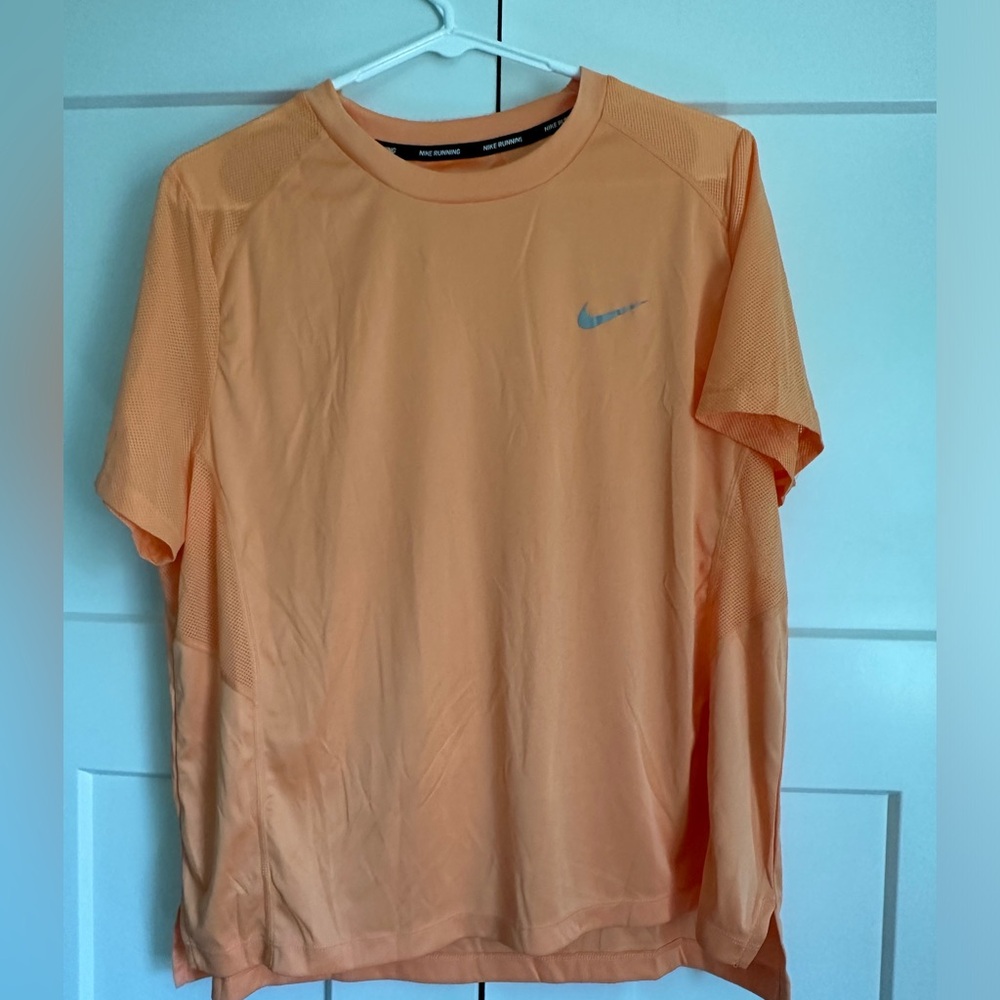 Women’s Nike running top